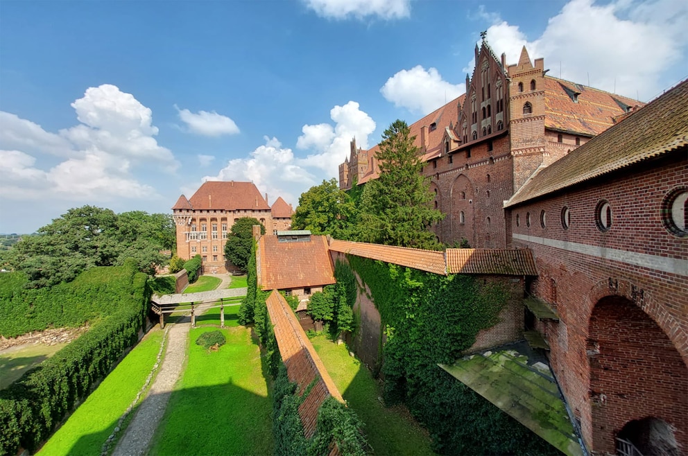 Die Grünfläche der Marienburg in Polen kann sich sehen lassen