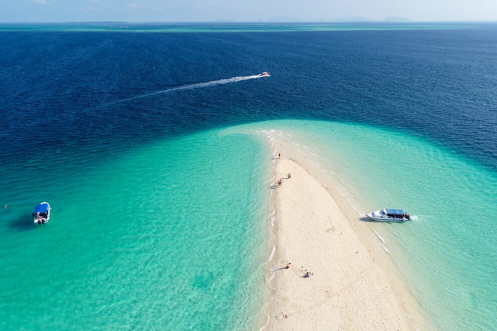 Die winzige Sibuan Island ist das herrliche Ziel vieler Bootstouren.