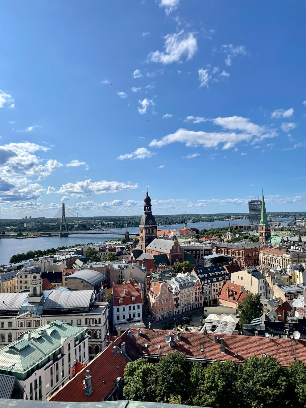 Blick von der Aussichtsplattform auf die Rigaer Altstadt