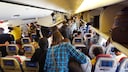 Vordrängeln, Tritte gegen die Sitze und vieles mehr nervt die Deutschen im Flieger