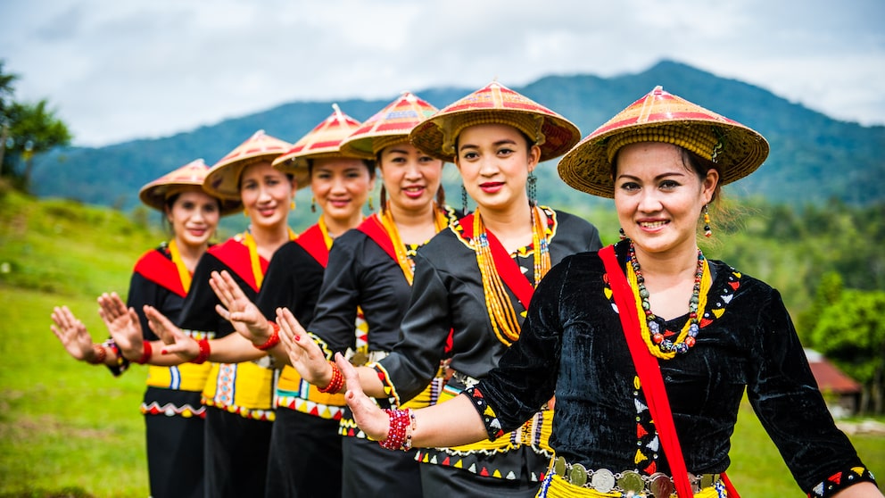 In Malaysia lebt die Tradition! Historische Tracht wird immer noch zu besonderen Festen getragen.