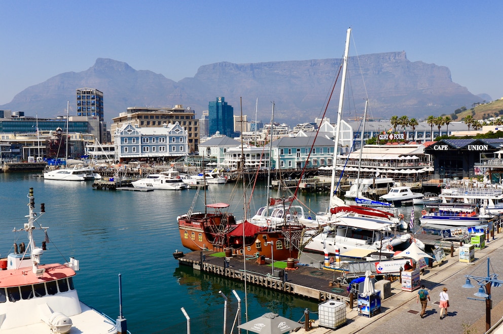 2. Victoria &amp; Alfred Waterfront – das restaurierte Werft- und Hafenviertel Kapstadts bietet jede Menge Freizeit- und Unterhaltungsmöglichkeiten 