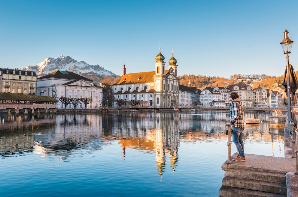 5. Luzern – die Stadt im Zentrum der Schweiz ist unter anderem für ihre Kapellbrücke bekannt