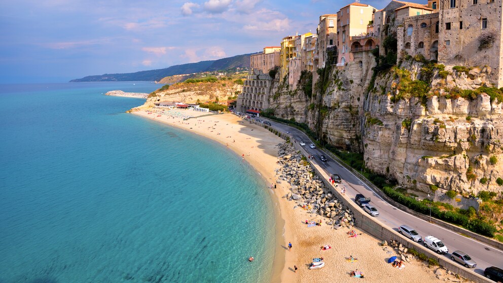 Die Kleinstadt Tropea  an der Ostküste Kalabriens ist ein hübsches Ziel bei einem Urlaub in der süditalienischen Region