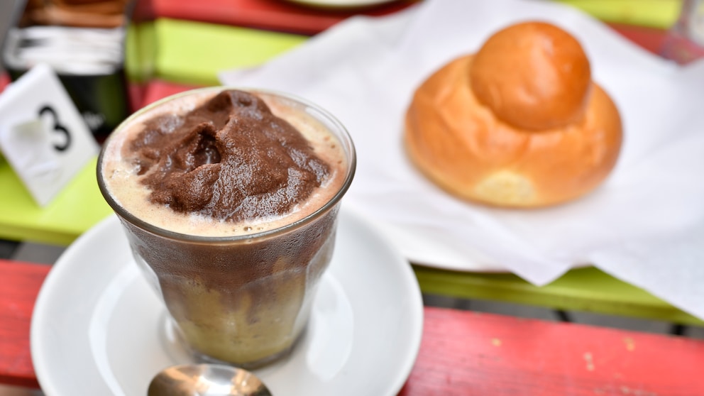 Granita mit Brioche auf Sizilien