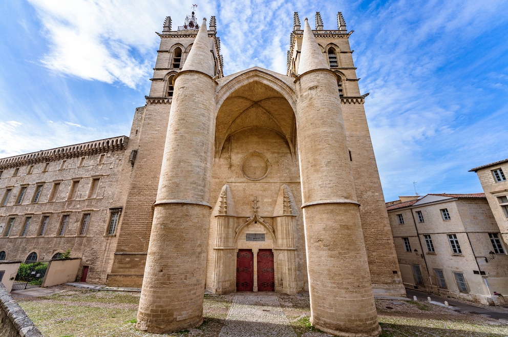 Die Kathedrale von Montpellier sieht von Außen sehr beeindruckend aus