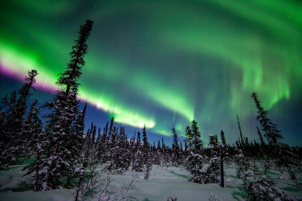 Buntes Farbspiel der Himmelslichter über Alaska