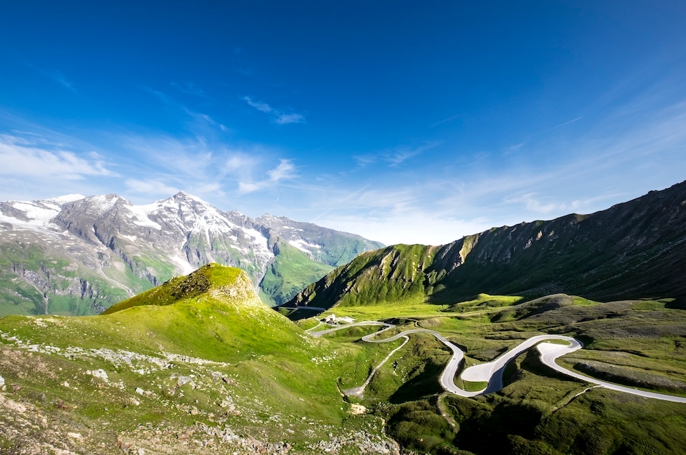 5. Die Großglockner-Hochalpenstraße entlangfahren und die Aussicht, unter anderem auf den Großglockner, genießen