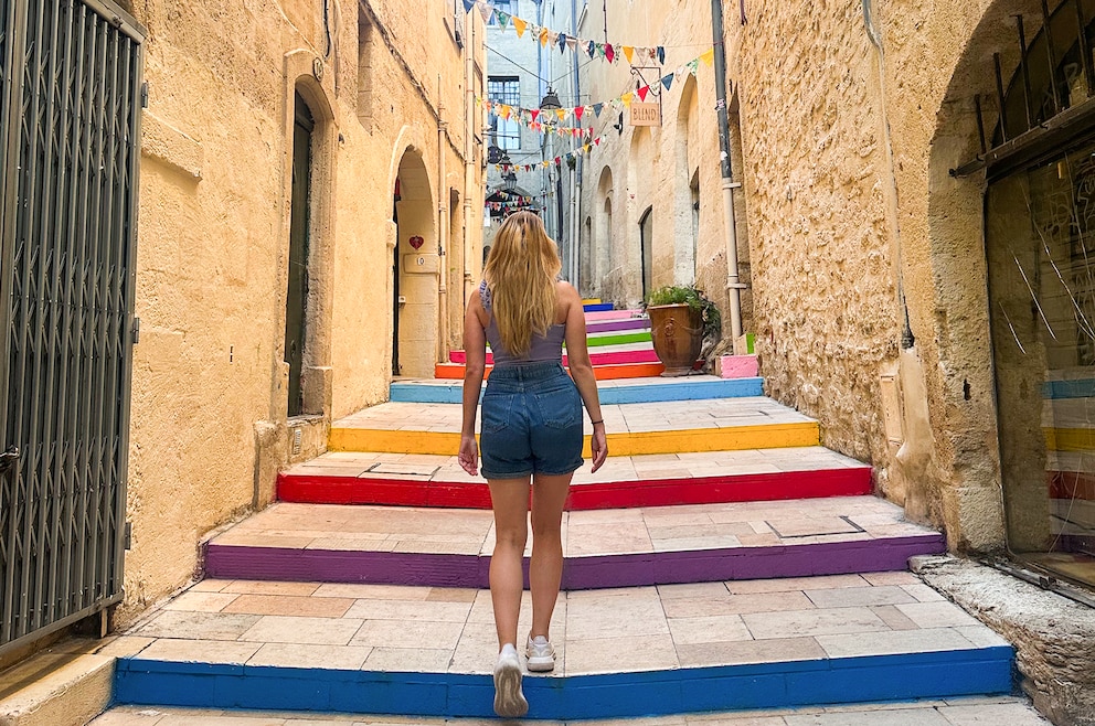 L'Escalier Arc-en-Ciel Belvédère – diese bunte Treppe ist einen Spaziergang wert