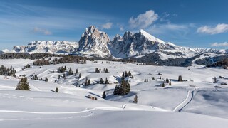 Die Dolomitenregion Seiser Alm verwandelt sich in den Wintermonaten in ein Schneeparadies