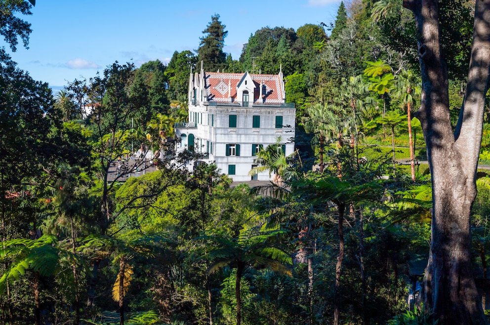 1. Monte Palace Madeira (portugiesisch: Jardim Tropical Monte Palace) – die tropische Gartenanlage ist eine beliebte Sehenswürdigkeit in Funchal