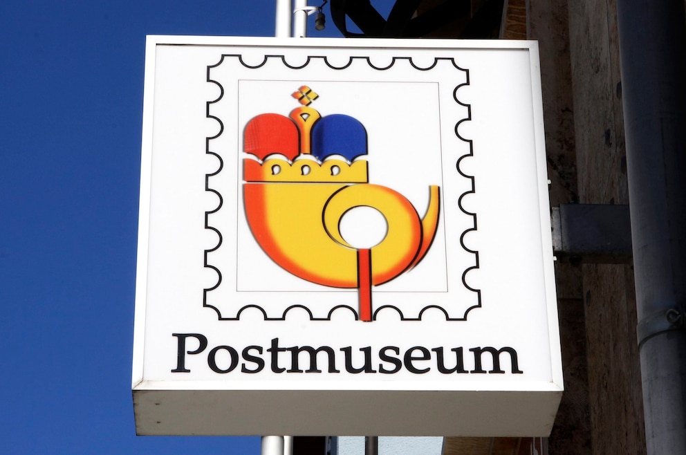 8. Postmuseum – in dem Museum in Vaduz werden Dokumente der Philatelie und Postgeschichte Liechtensteins ausgestellt