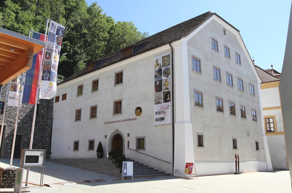 5. Liechtensteinisches Landesmuseum – das Museum in Vaduz dokumentiert u. a. die Geschichte Liechtensteins