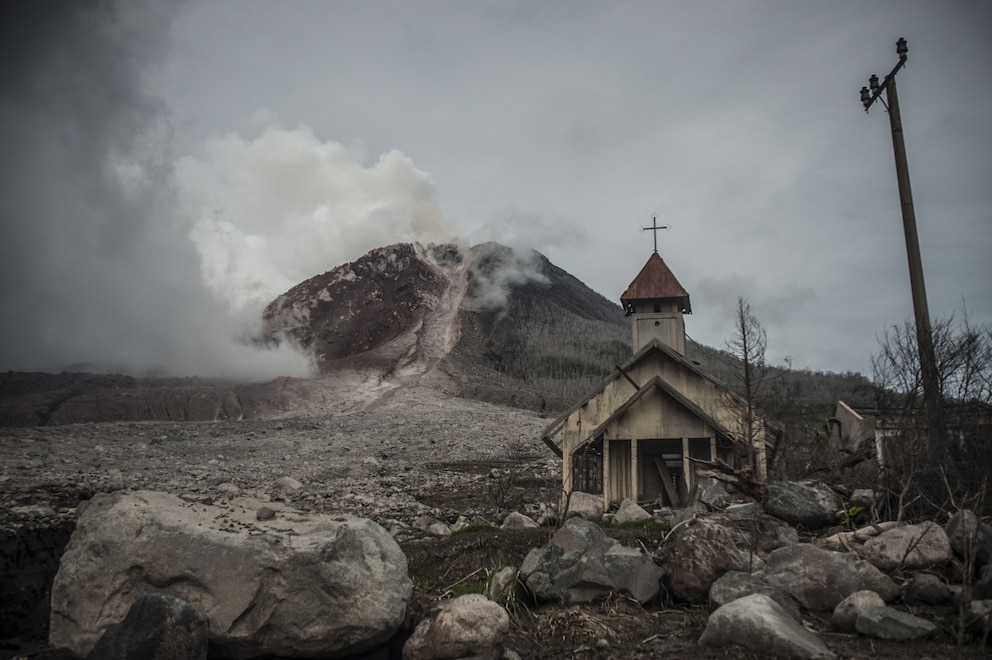 Das Dorf Simacem wurde 2010 komplett zerstört, als der Sinabung erstmals nach 400-jährigem Schlaf wieder ausbrach