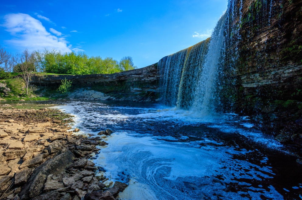 7.  Jägala-Wasserfall – der größte natürliche Wasserfall Estlands befindet sich im Norden, unweit von Tallinn