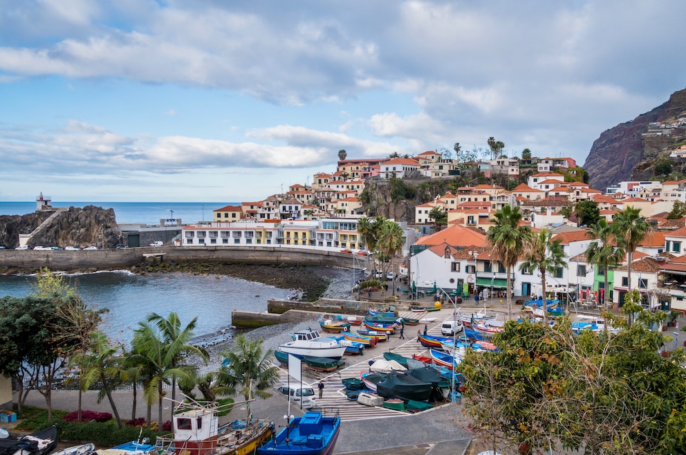 4. Câmara de Lobos – der beliebte Fischerort liegt westlich von Funchal im Süden Madeiras