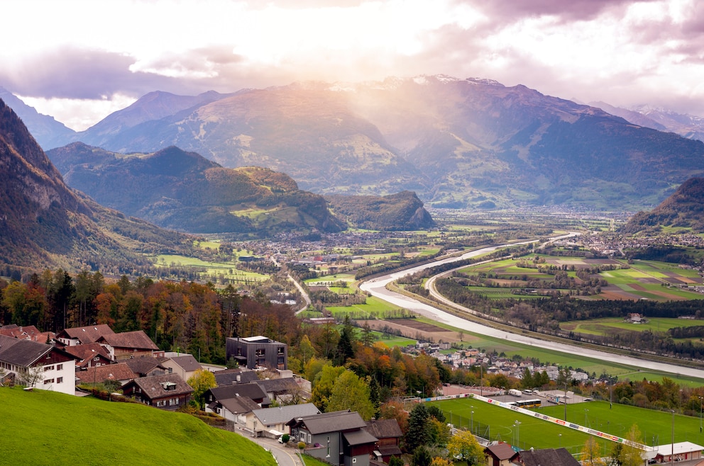 8. In der Gemeinde Triesenberg, auch „Sonnenterrasse Liechtensteins“ genannt, entspannen und die hübsche Umgebung genießen