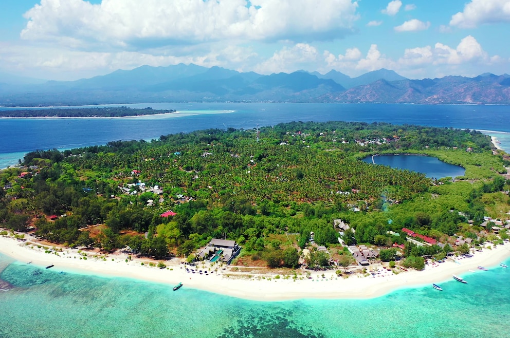 1. Insel-Hopping, das heißt Bali verlassen und mit dem Boot auf die Gili-Inseln (Bild), nach Lombok, Nusa Penida und Co. fahren und genießen