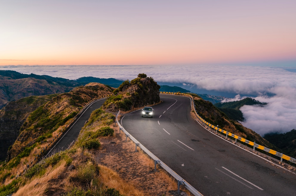 1. Madeira auf einem Roadtrip entdecken – und Zeit für die diversen,mitunter spektakulären, Miradouros (Aussichtpunkte) einplanen