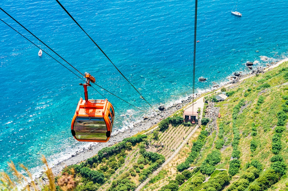 9. Eine Fahrt mit einer Seilbahn machen