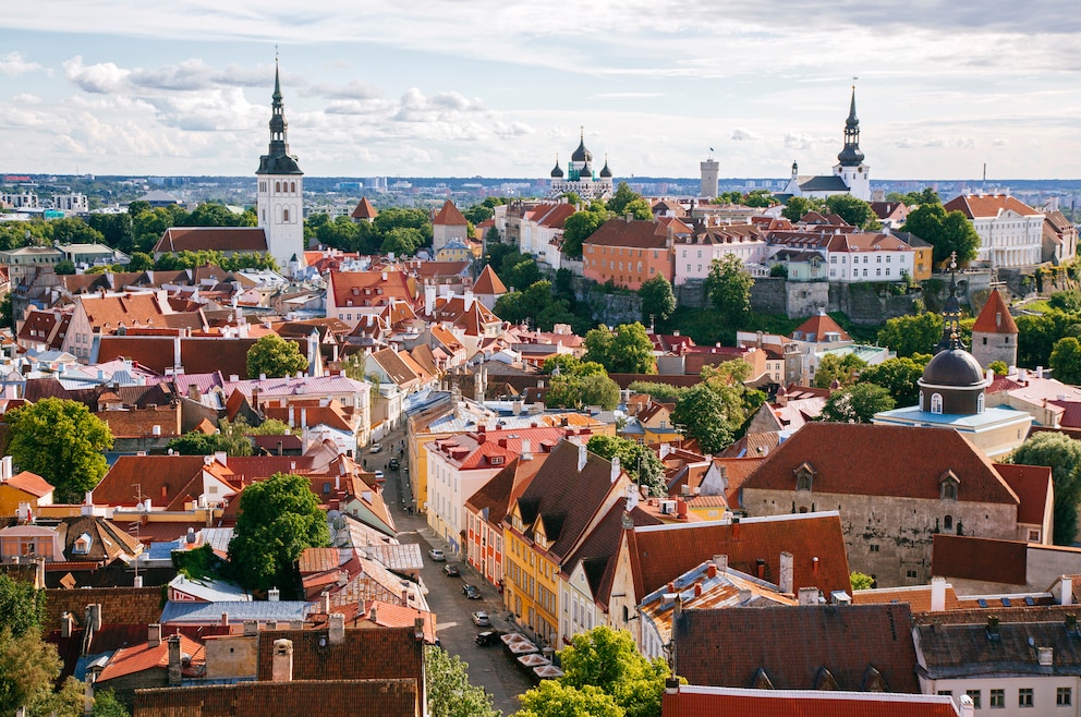 1. Tallinn – die beliebte Hauptstadt Estlands liegt im Norden des Landes an der Ostsee. Sie ist das kulturelle Zentrum des Landes und das beliebteste Reiseziel