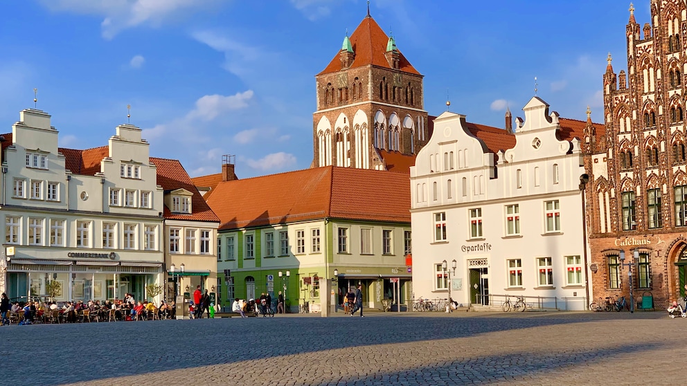 Der Marktplatz in Greifswald.