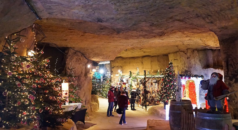 In In Valkenburg aan de Geul liegen manche Stände sogar in einer großen Höhle, geschützt vor Regen und Kälte