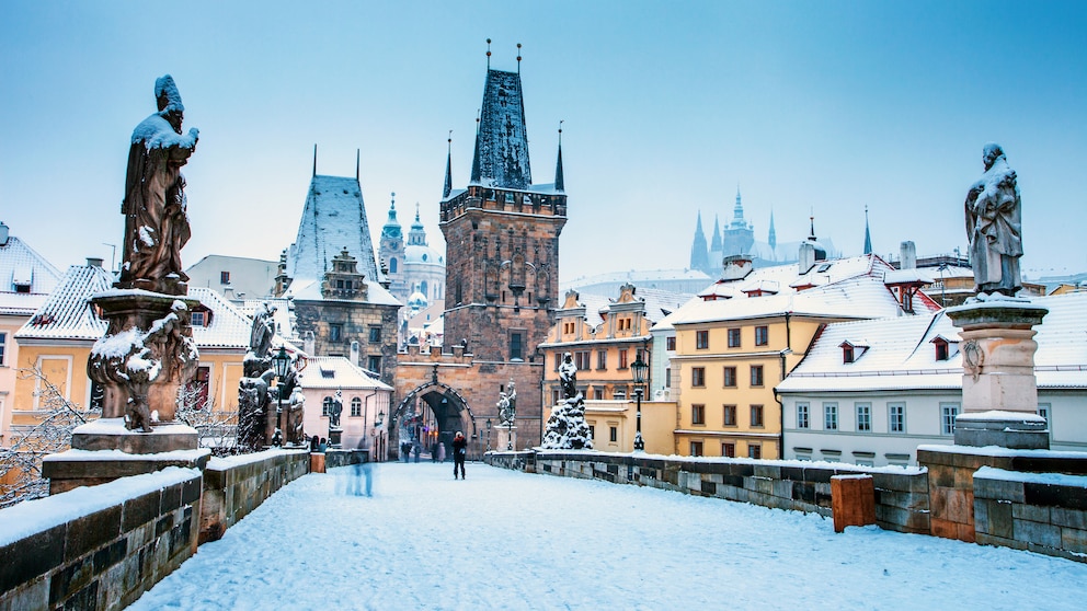 Prag ist ein traumhaftes Städtereiseziel während eines Winterurlaubs in Tschechien