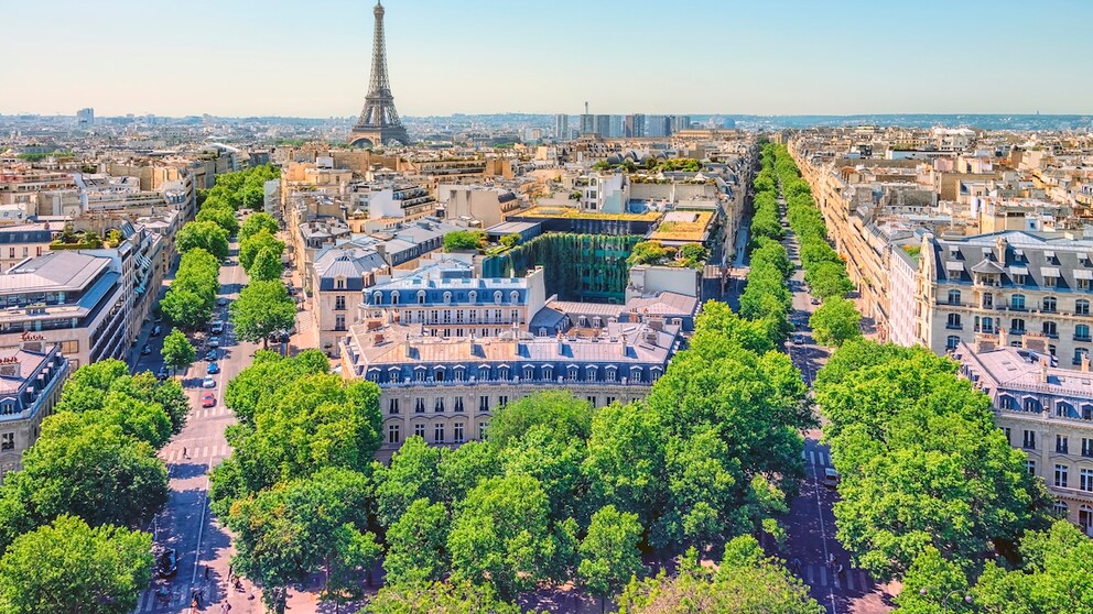 Die Stadt Paris stellt den neuen Klimaschutzplan vor. Reisebusse werden künftig nicht mehr im Stadtzentrum halten