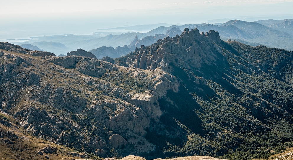 Der Gebirgszug Aiguilles de Bavella auf der französischen Insel Korsika