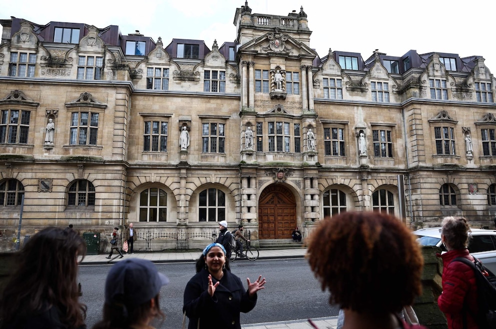 2. Bei einer Tour durch die University of Oxford in das echte Unileben reinschnuppern