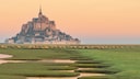 Der Mont Saint-Michel ist eines der atemberaubenden Naturwunder in Frankreich. Er liegt in in der Normandie.