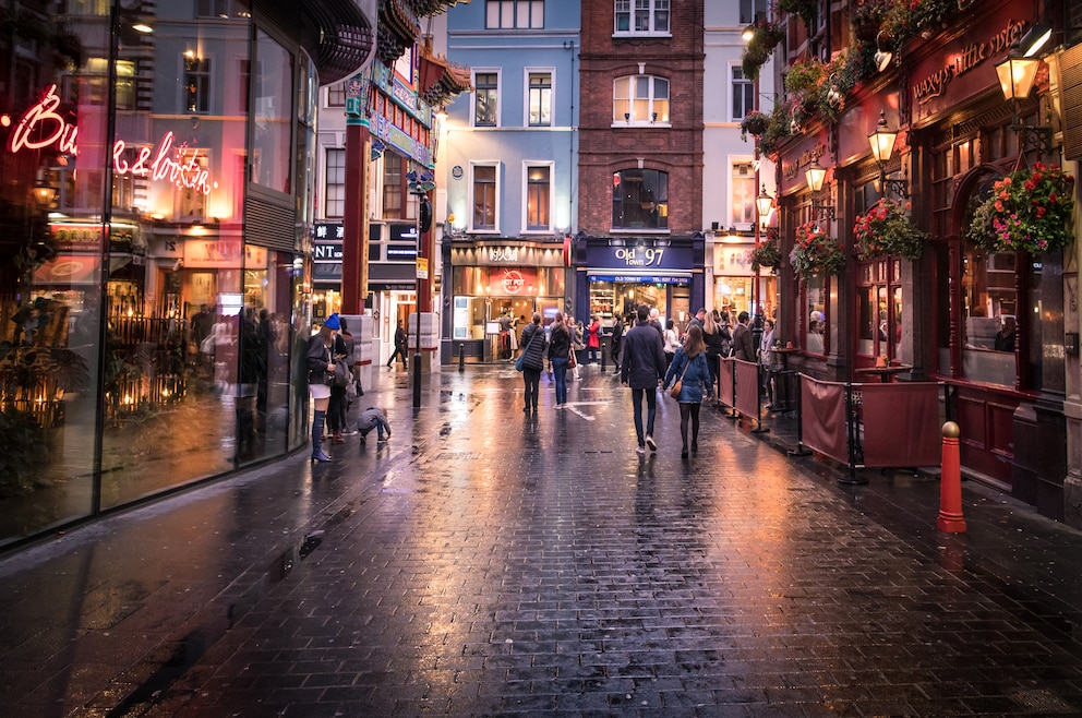 10. Den ikonischen Stadtteil Soho besuchen, dort essen, shoppen und Leute beobachten – oder alternativ den neuen Hipster-Stadtteil <a href="https://www.travelbook.de/ziele/staedte/shoreditch-london-viertel-tipps">Shoreditch</a> kennenlernen