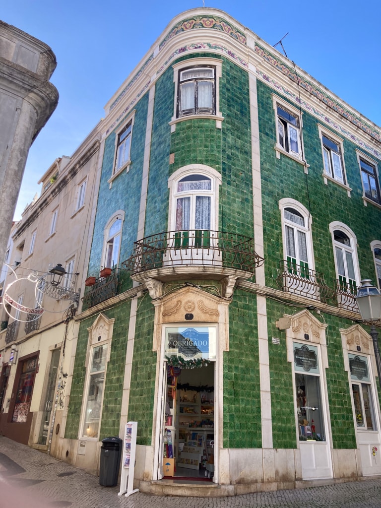 Das grüne Haus am Praça Luís de Camões ist eine der Sehenswürdigkeiten in Lagos, Portugal