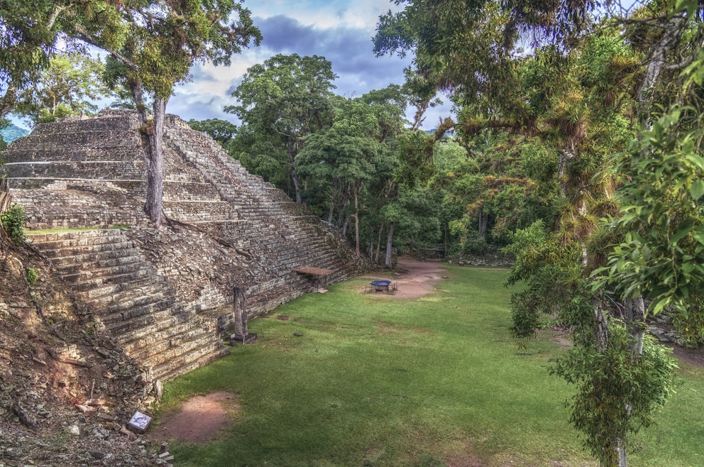 1. Die Maya-Ruinen von Copán – die berühmte Ruinenstadt Copán war einst eine bedeutende Maya-Stadt, die ihren Höhepunkt im 8. Jahrhundert erlebte, kurz darauf jedoch verfiel
