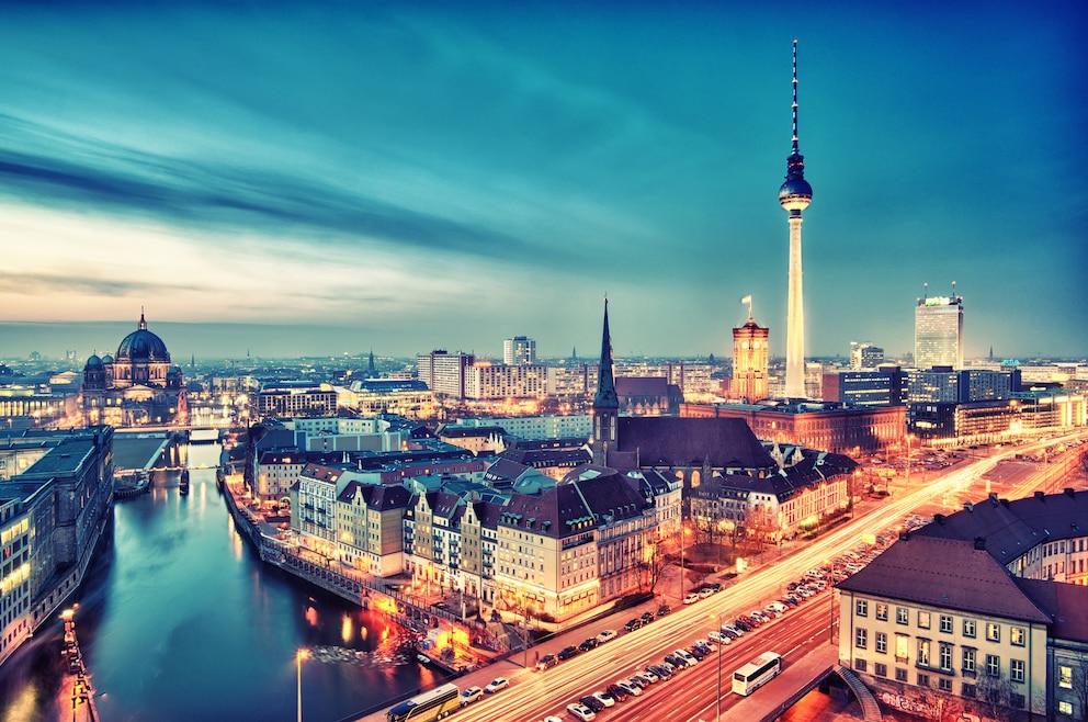 1. Berlin – die deutsche Hauptstadt ist mit 3,66 Millionen Einwohnern die größte Stadt des Landes und schon wegen ihrer Geschichte als einst geteilte Stadt und ihrer mannigfaltigen Kulturlandschaft immer einen Besuch wert