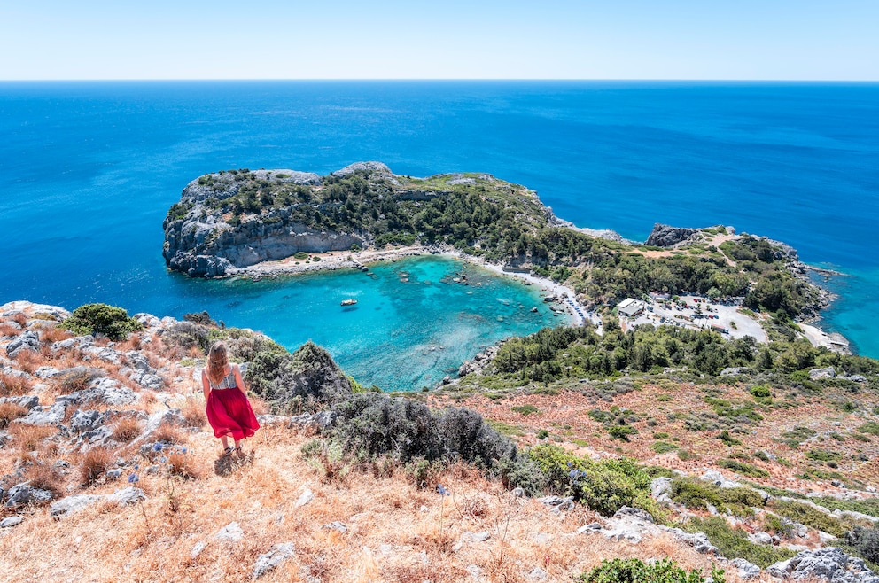7. Rhodos – die viertgrößte Insel Griechenlands liegt vor der Südwestküste der Türkei und ist unter anderem für ihre Strände, antiken Ruinen und Bauwerke aus der Zeit der Kreuzzüge bekannt