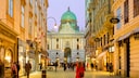 Die österreichische Hauptstadt Wien beeindruckt ihre Besucher mit zahlreichen fantastischen und prachtvollen Bauwerken (im Bild: der Kohlmarkt und die Hofburg)