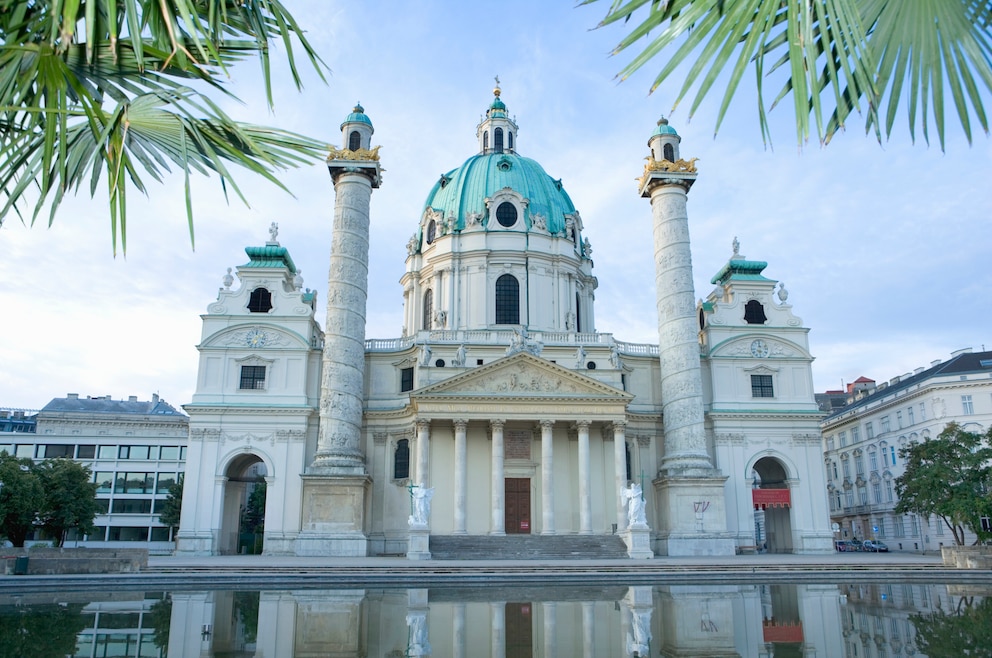 15. Karlskirche – die imposante römisch-katholische Kirche steht im 4. Wiener Gemeindebezirk
