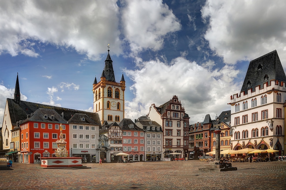 7. Trier – die südwestliche Stadt liegt in der Weinregion Mosel und nahe der Grenze zu Luxemburg im Bundesland Rheinland-Pfalz. Sie ist besonders für ihr römisches Erbe berühmt, das noch heute vielerorts zu sehen ist