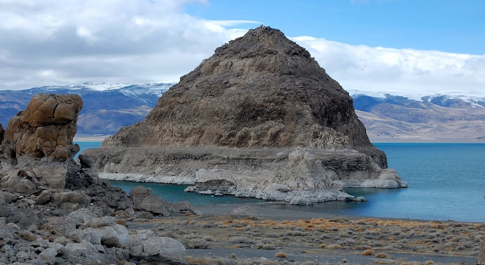 Pyramid Lake