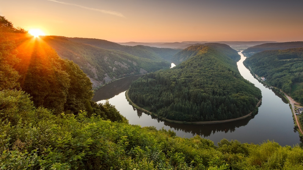 Die Saarschleife ist eine bekannte Sehenswürdigkeit im Saarland