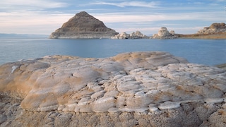 Pyramid Lake