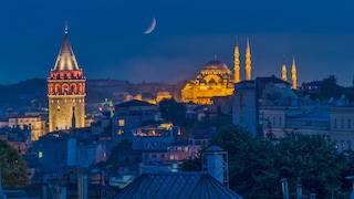 Galataturm und Suleymaniye-Moschee in Istanbul