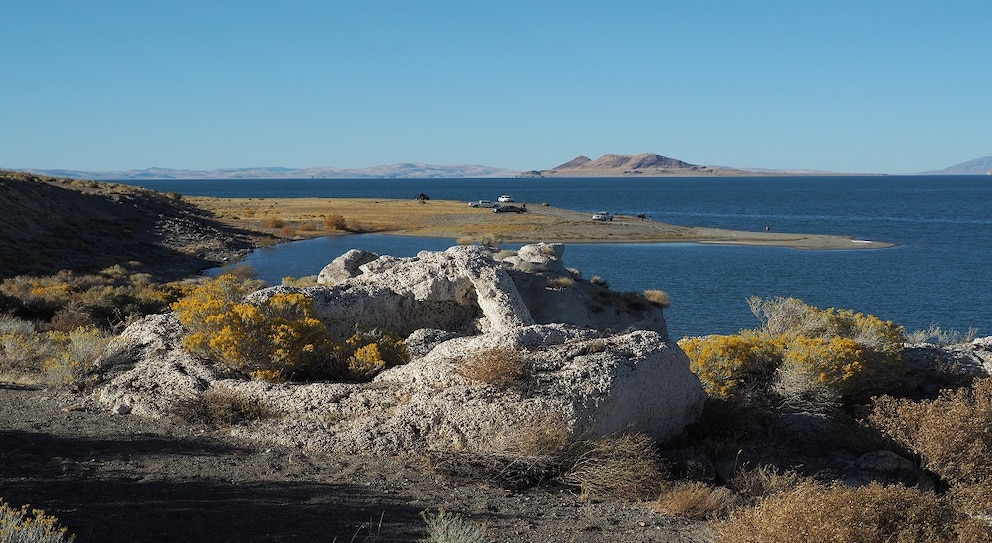 Pyramid Lake