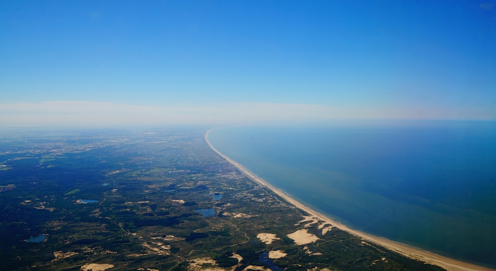 Ein Aufenthalt in Zandvoort lässt sich super mit einem Tagesausflug nach Amsterdam oder einer Radtour im angrenzenden Nationalpark verbinden.