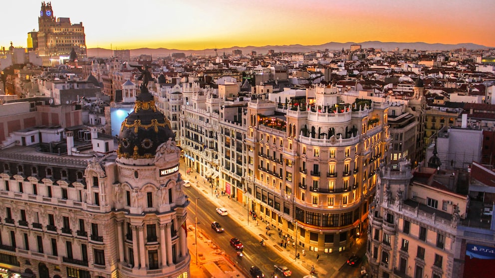 Barcelona Flug und Hotel