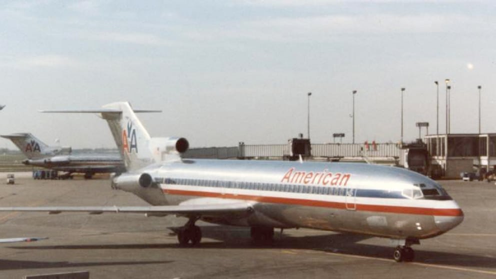 Boeing 727-223 N844AA