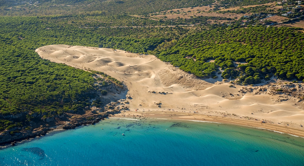 Playa de Bolonia in Tarifa – bekannt und beliebt für seine beeindruckende Dünenlandschaft