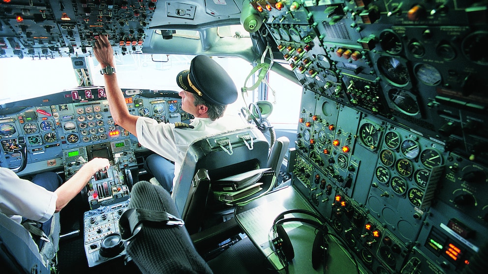 Piloten im Cockpit